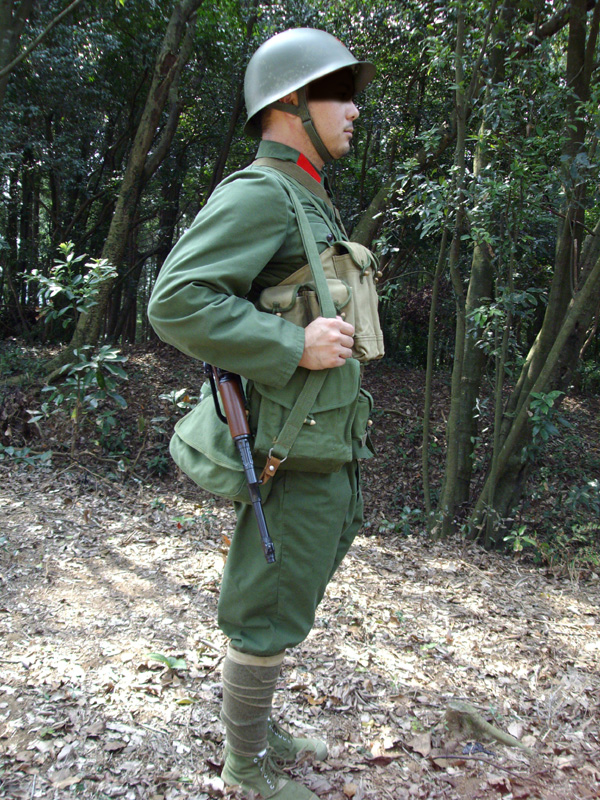 新品官給ベトナム戦争65式中国人民解放軍戦闘服上下帽子人民鞄フルセット