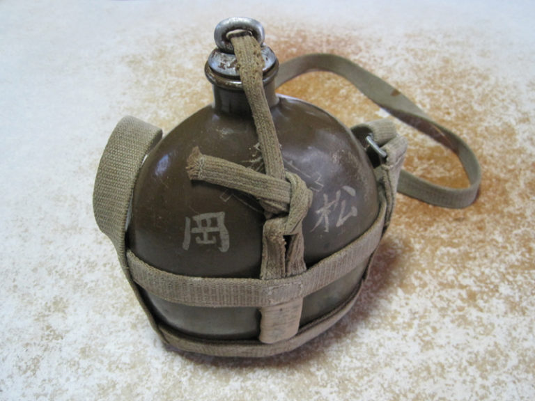 超珍品 陸軍病院 鉄製 三脚筒型 偲ん 香炉 花瓶 旧日本軍