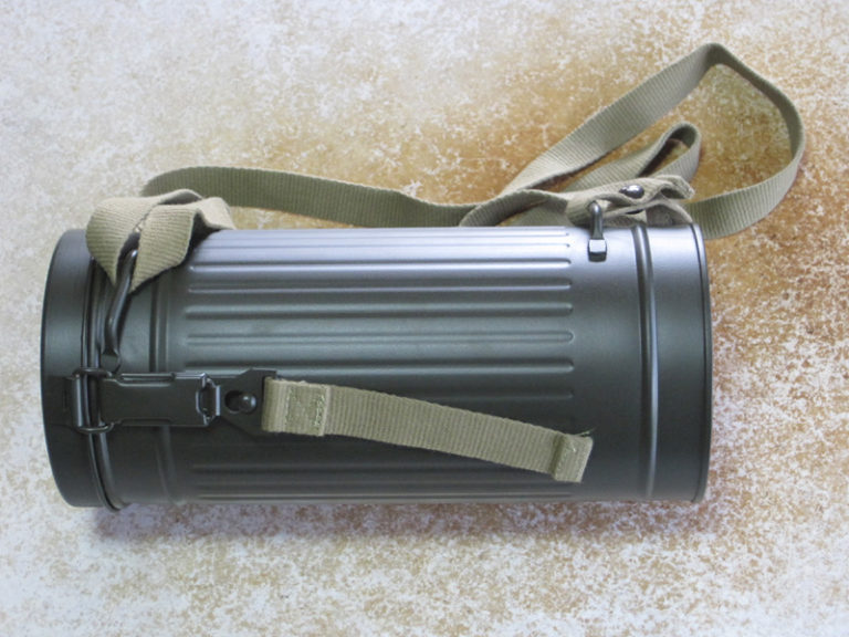 国内製造ドイツ軍実物ガスマスクコンテナ リペイント品 個人装備
