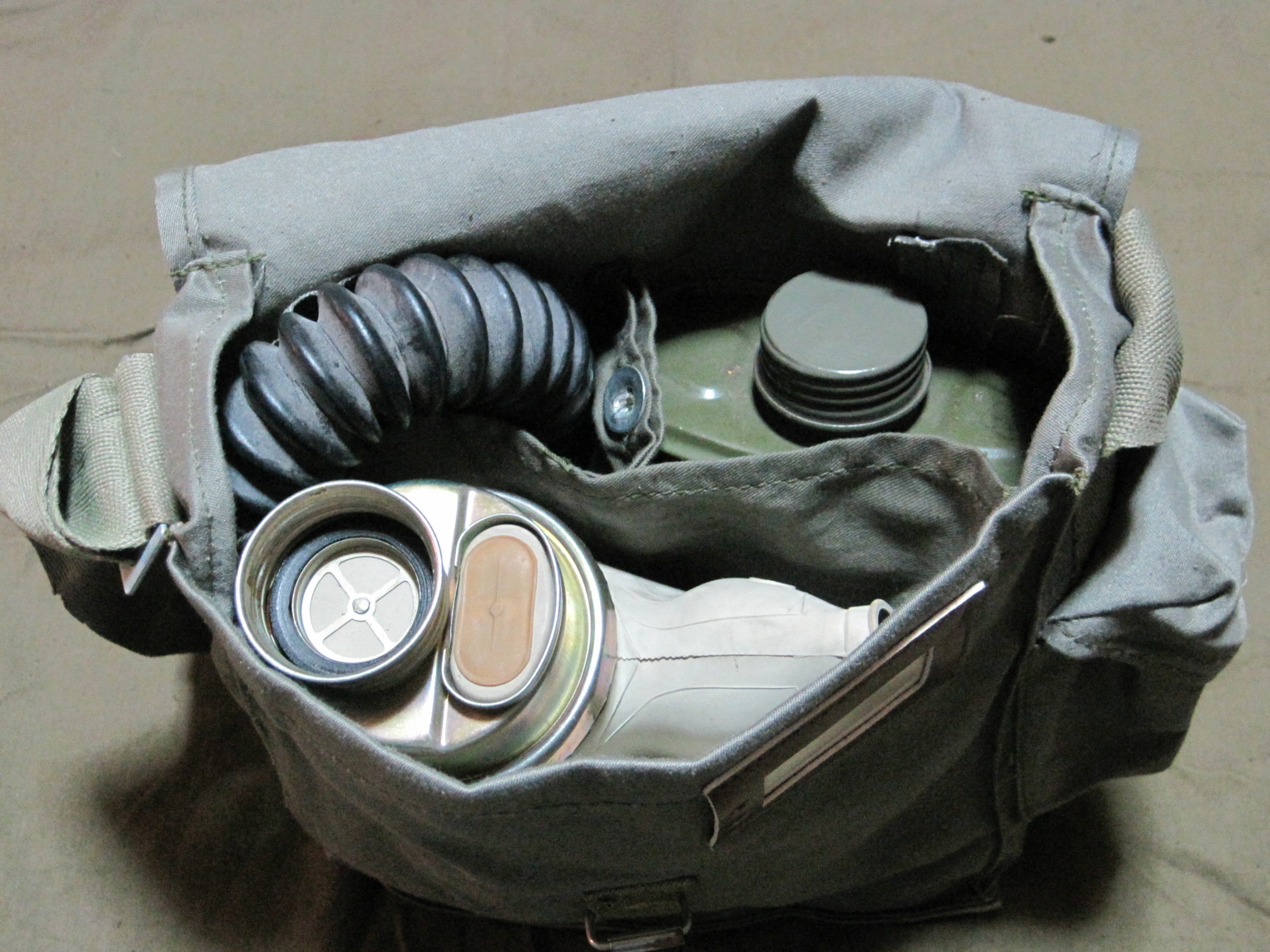 ソ連軍代用に最適 ～ ポーランド軍 SzM-41M ガスマスク (実物)│ナナシノミコト