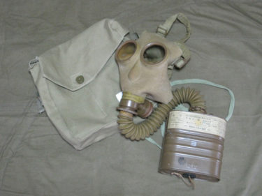 日本陸軍と同型の民間ガスマスク ～ 防空用防毒面・団用一号甲型 (実物 