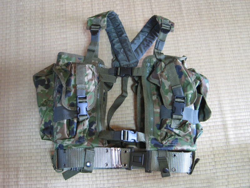 新品　TOP JAPAN　陸上自衛隊　迷彩2型　戦闘集約チョッキ　サバイバルゲーム　サバゲー　コスプレ　アウトドア　装備　陸自　ポケット 陸上自衛隊 防弾チョッキ2型 レプリカ マガジンポーチ4個付