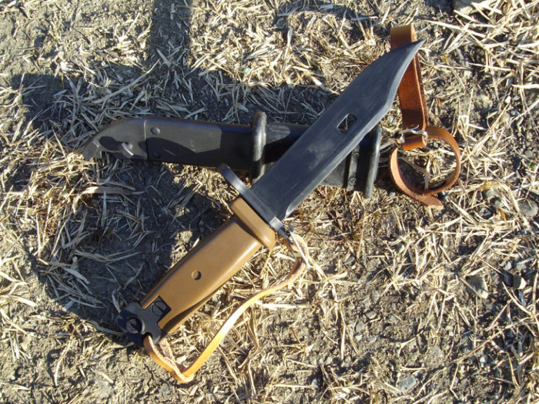 実物6kh4鞘、柄、使用ラバー銃剣(AK47、AKM、AK74、ソ連 )