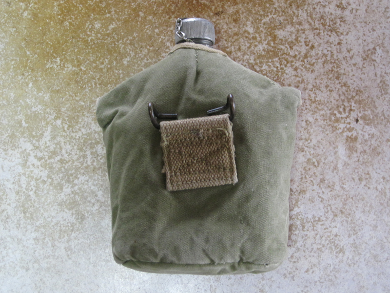 未使用　米軍実物　ベトナム戦争　OD色　M1910キャンティーンカバー 未使用 米軍実物 ベトナム戦争 OD色 M1910 M43 キャンティーンカバー