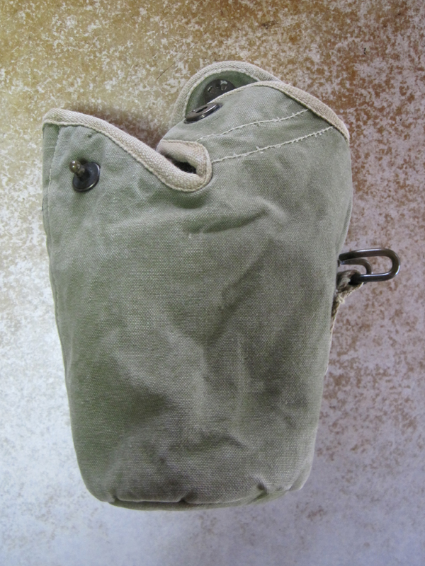 未使用　米軍実物　ベトナム戦争　OD色　M1910キャンティーンカバー 未使用 米軍実物 ベトナム戦争 OD色 M1910 M43 キャンティーンカバー