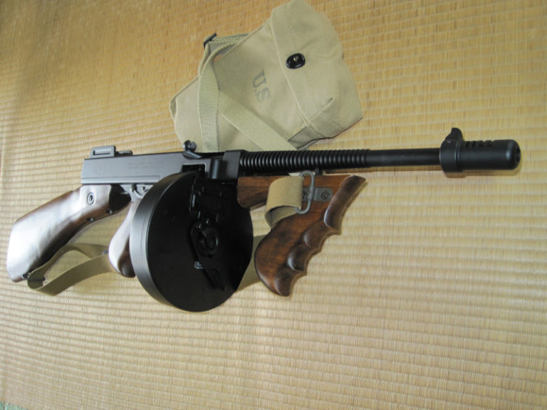 ドラムマガジン　(東京マルイ？　トンプソン) ドラムマガジン (東京マルイ トンプソン) ジャンク扱い - メルカリ