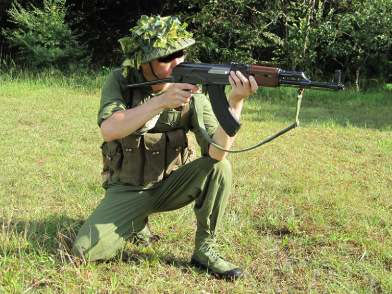 ベトナム戦争北ベトナム軍サンヘルメ時代不明サイズフリー希少品 北ベトナム軍 分隊機関銃手装備 [ベトナム戦争・後期]│ナナシノミコト