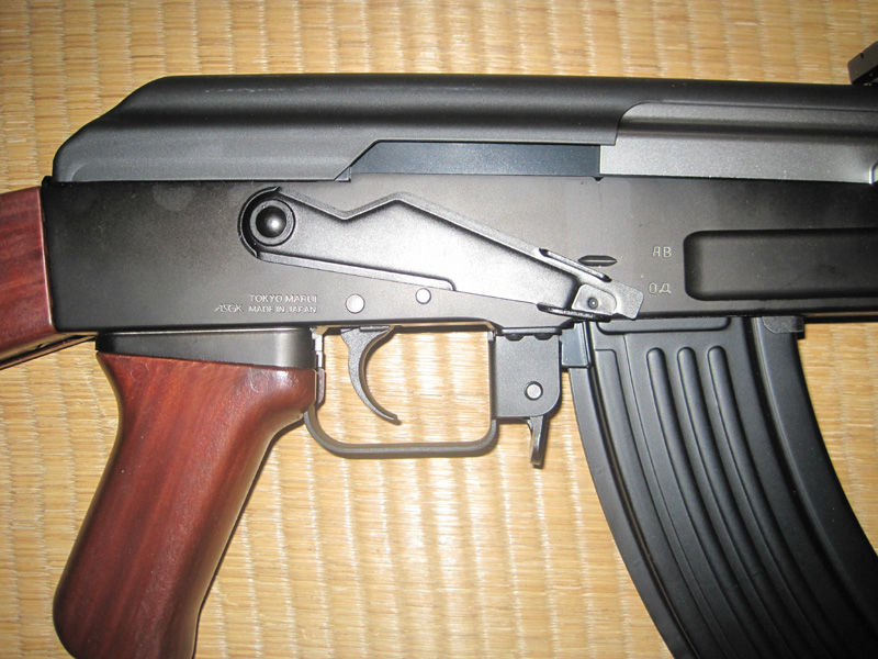 AK-47 (東京マルイ製・次世代電動ガン)│ナナシノミコト