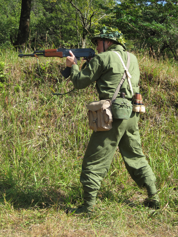 北ベトナム軍 装備ベルト 真鍮バックル・コットン製 (実物放出品)│ナナシノミコト