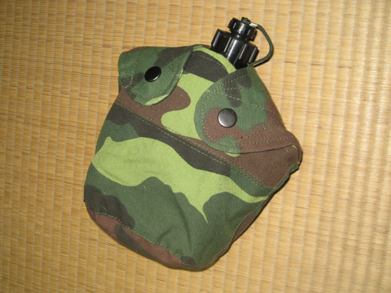 現用ベトナム軍水筒_01-768x576.jpg