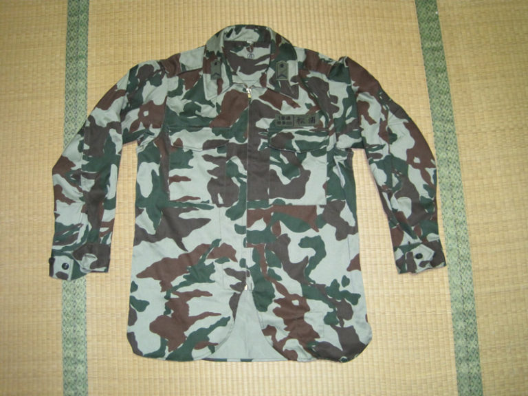 陸上自衛隊。陸自。熊笹迷彩服時代の拳銃入れ。昭和自衛隊。OD装備。PX品。 陸自装備「旧迷彩三銃士」