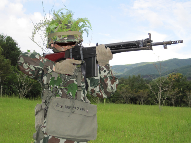 陸上自衛隊。陸自。熊笹迷彩服時代の拳銃入れ。昭和自衛隊。OD装備。PX品。 陸自装備「旧迷彩三銃士」