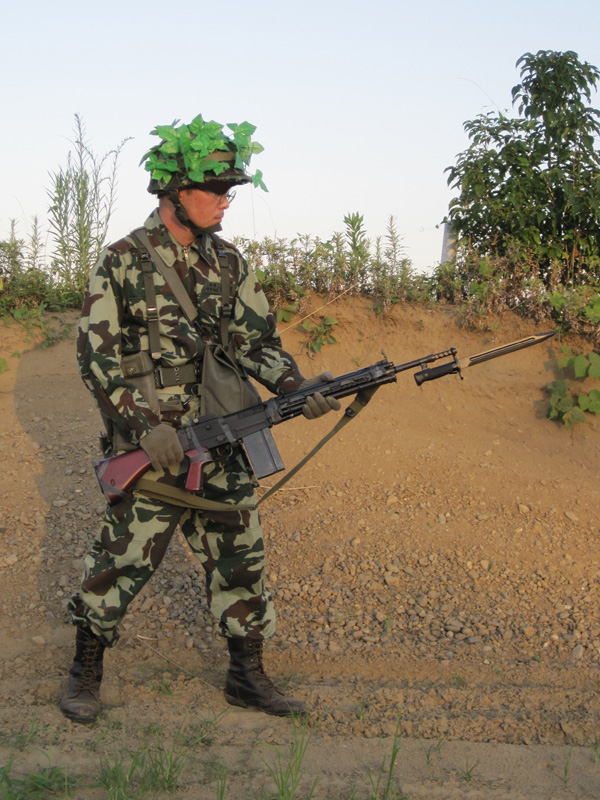 陸上自衛隊。陸自。熊笹迷彩服時代の拳銃入れ。昭和自衛隊。OD装備。PX品。 陸自装備「旧迷彩三銃士」