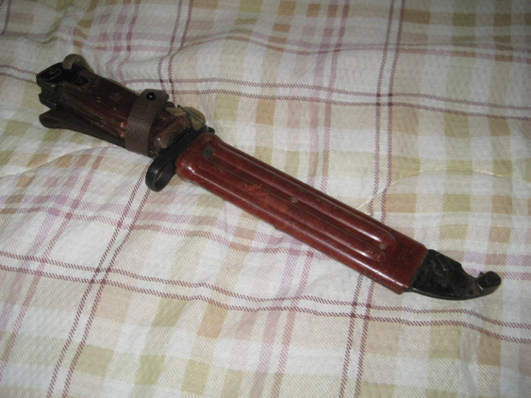 AK 銃剣 鞘 バヨネット 6kh3 実物 国籍不明 AK系アサルトライフルの銃剣 - Wikipedia
