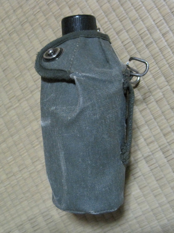 昭和の水筒は米軍スタイル ～ 陸上自衛隊 旧型水筒 (実物)│ナナシノミコト
