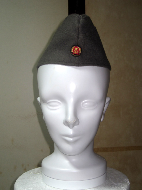 NVAドイツ人民軍/東ドイツ軍＊海軍＊1962布クランツ/帽章（実物 