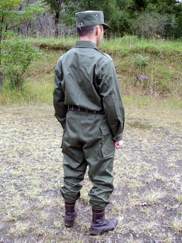 陸上自衛隊 OD作業服上.下 特号サイズ 2等陸曹の襟章付き(未使用品) : 陸自迷彩服 陸上自衛隊 官給品 2等陸曹 襟階級章付き の