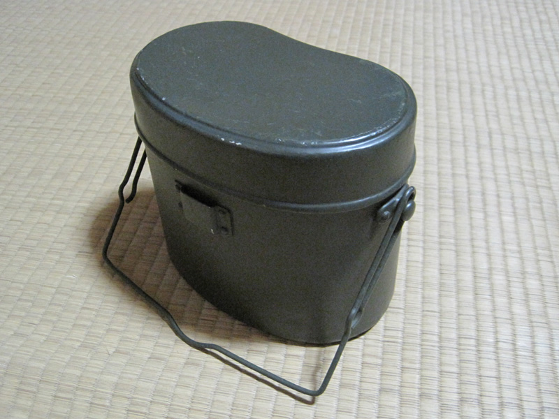 伝統の形 ～ 陸上自衛隊 旧型飯盒 (実物)│ナナシノミコト
