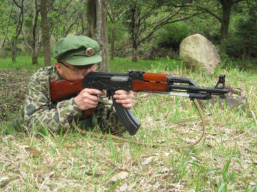 1980年代的陸軍士兵 ～ 中国人民解放軍 陸軍 士兵装備 [56式小銃 (AK-47)]