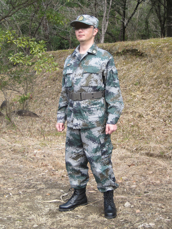 官給新品中国人民解放軍特殊部隊最新型マルチカム迷彩戦闘服上下帽子徽章類フルセット