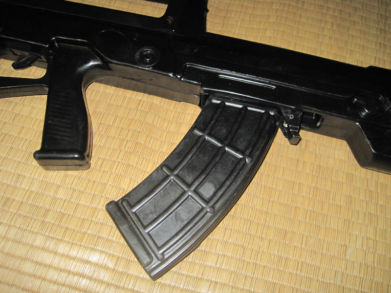 新品お買い得95-1式自動歩槍 トレ－ニングガン 実物 人民解放軍 武装警察 QBZ-95-1 95式自動歩槍 訓練用小銃 無可動 モデルガン モデルガン