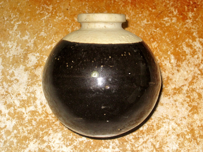 陶器製の手榴弾 ～ 日本海軍 手榴弾四型 (実物)│ナナシノミコト