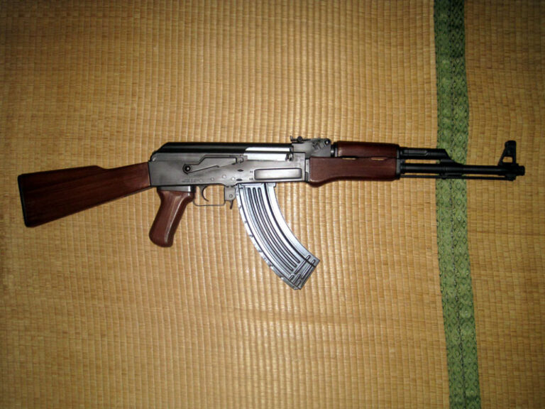 中古で買ってリペイント ～ AK-47 (東京マルイ製・電動ガン) ナナシノミコト