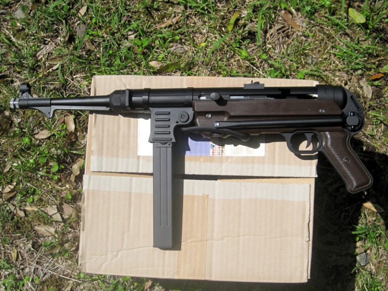 5404】SRC製 ハーネル MP41 短機関銃 ブローバック電動ガン シュマイザー MP41を電動ガンで初再現「AGM MP41 電動ガンリアルウッド」 | ニュース